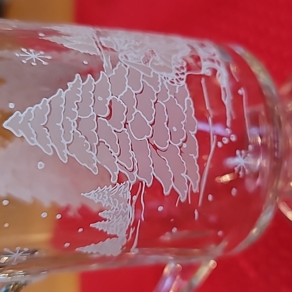 Two 10 9z Christmas Pedestal Mugs - Picture 3 of 6